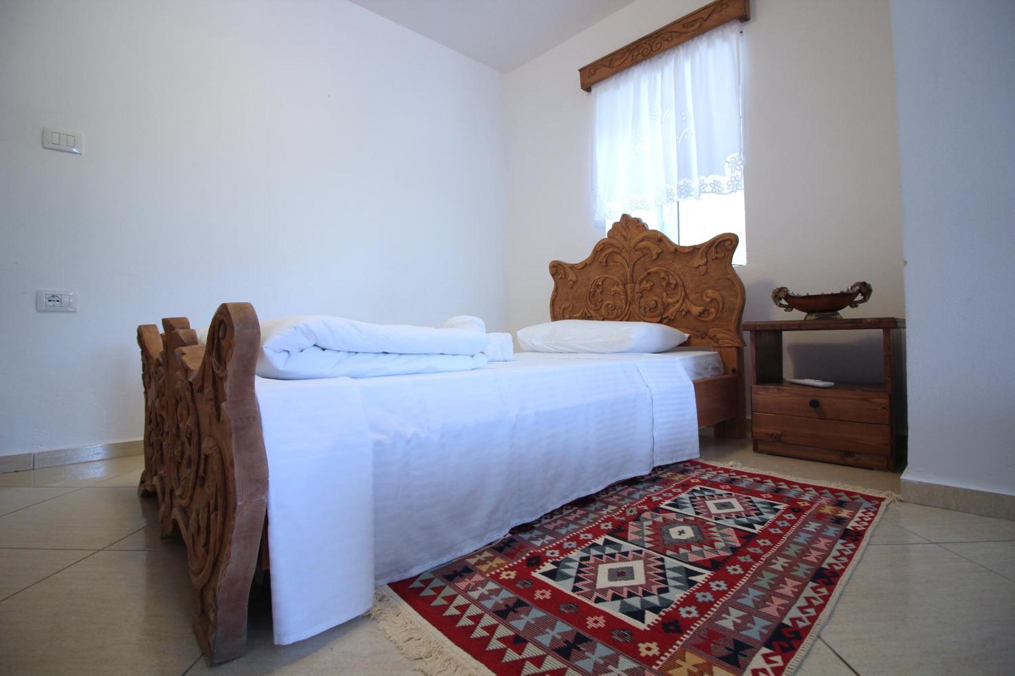 Guri Guesthouse Gjirokastra Kültér fotó