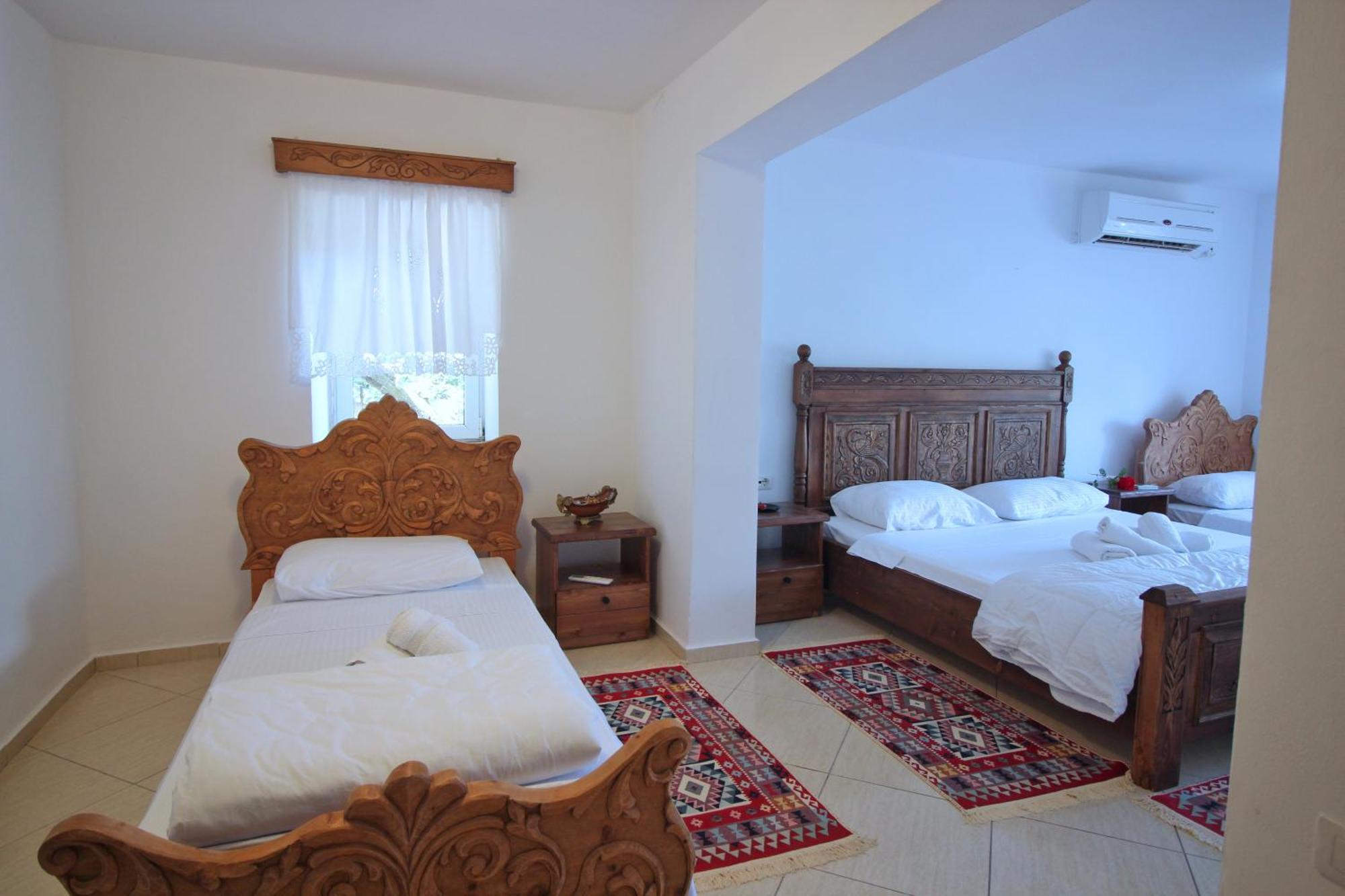 Guri Guesthouse Gjirokastra Kültér fotó