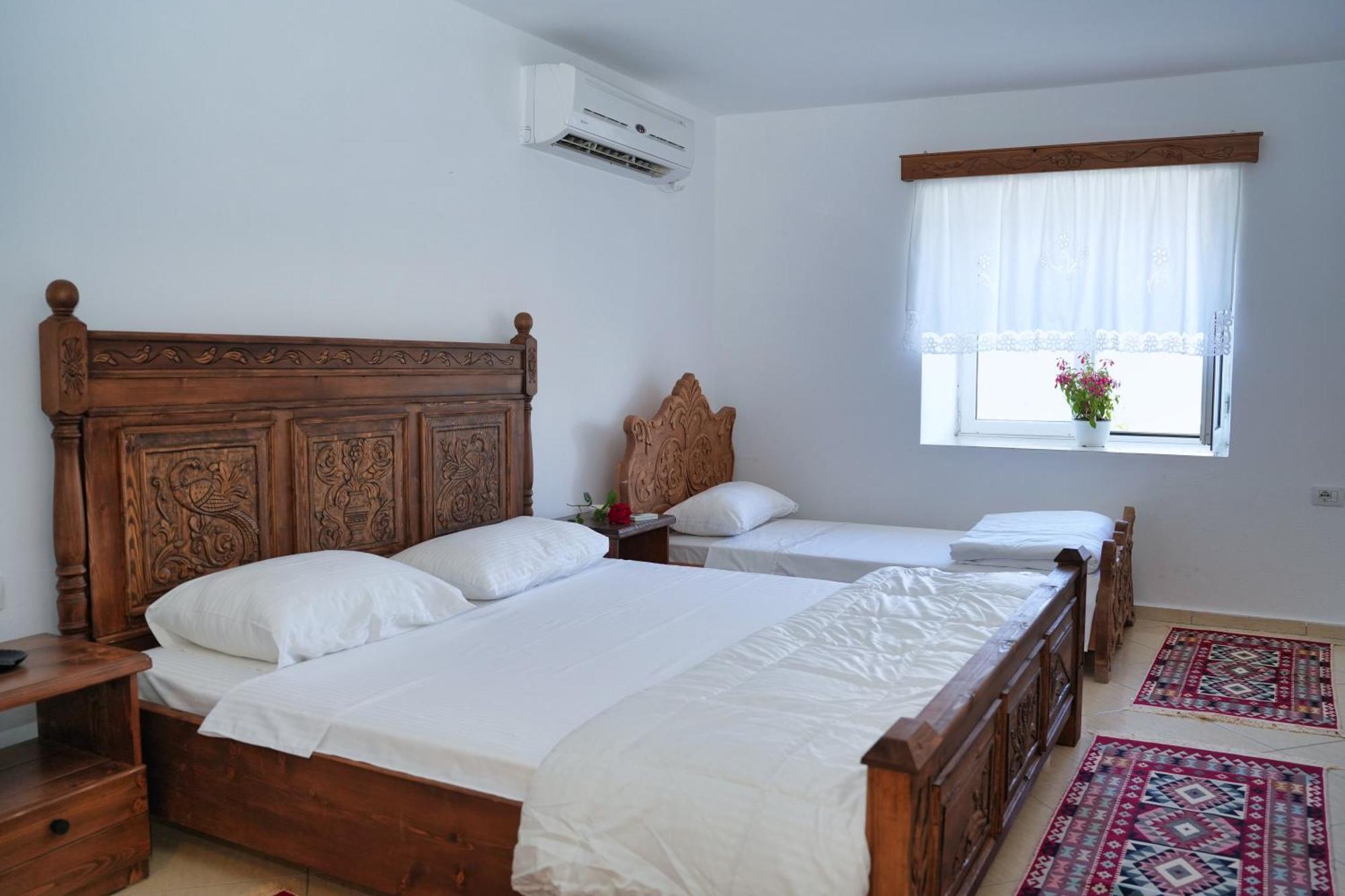 Guri Guesthouse Gjirokastra Kültér fotó