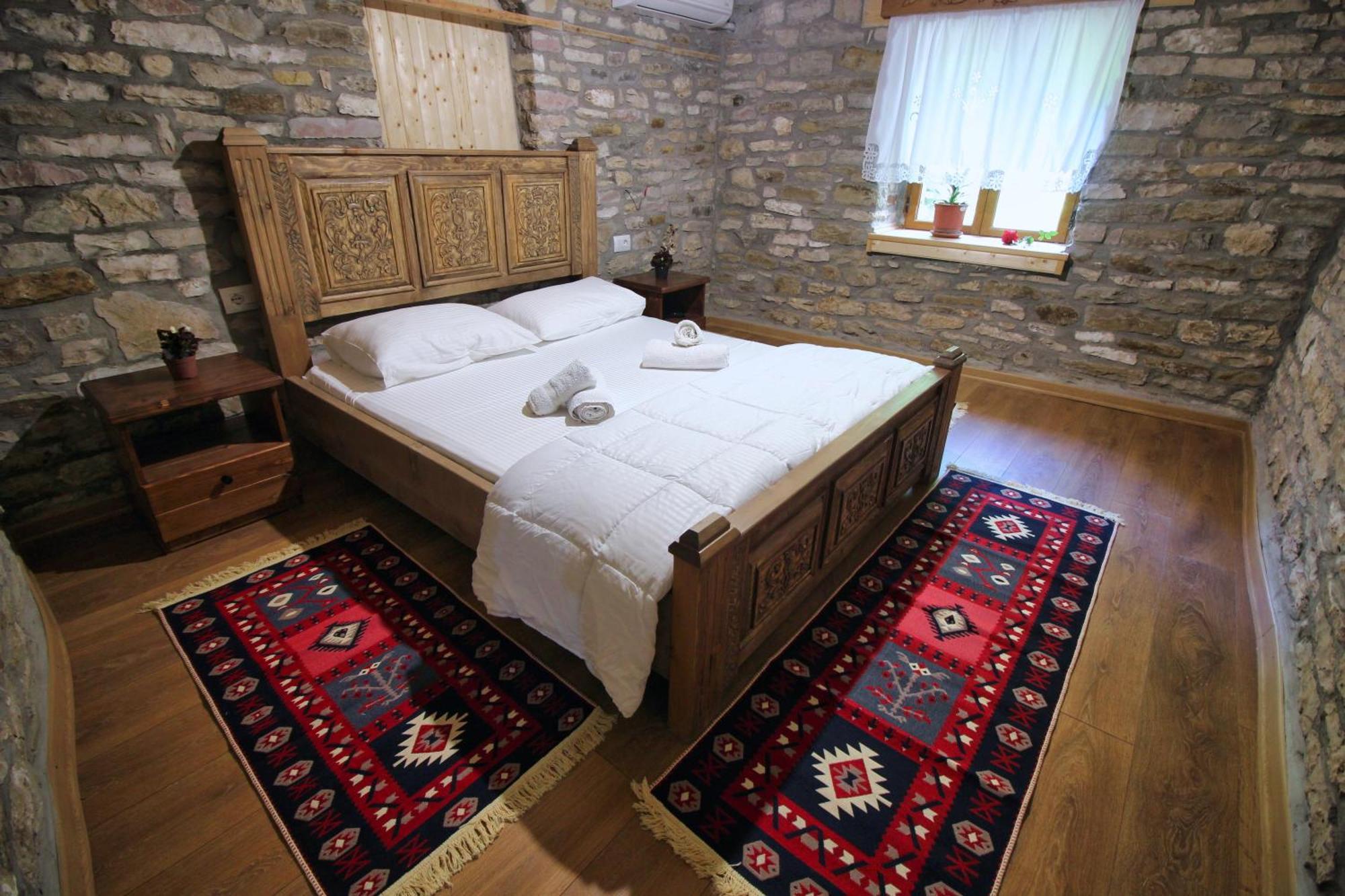 Guri Guesthouse Gjirokastra Kültér fotó