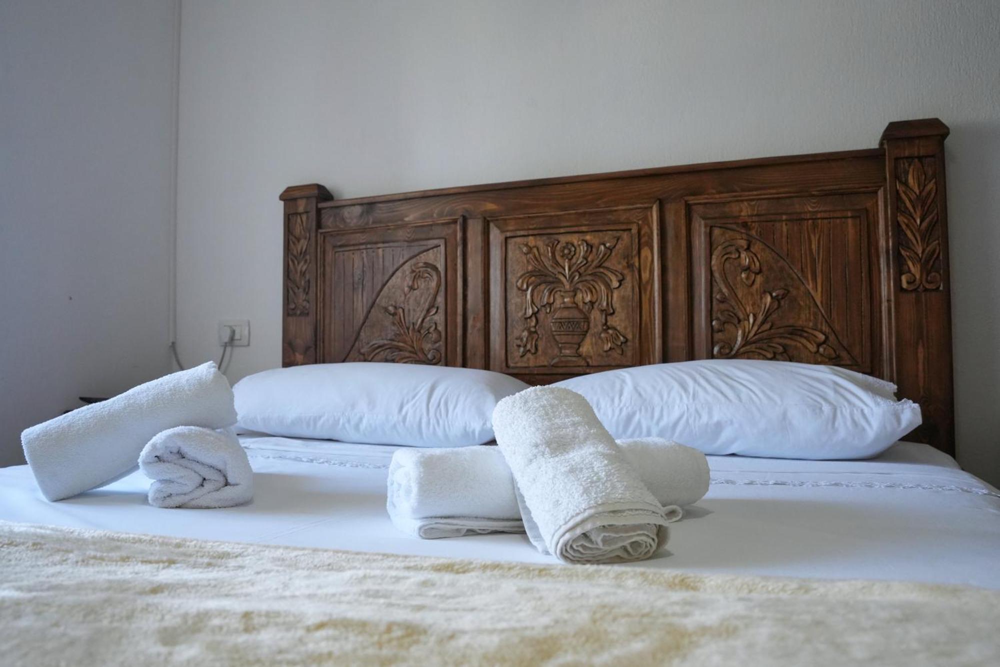 Guri Guesthouse Gjirokastra Kültér fotó