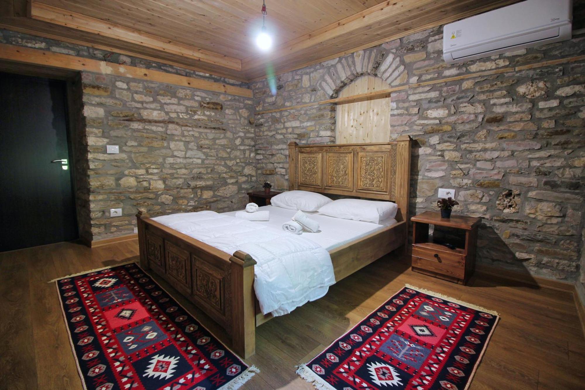 Guri Guesthouse Gjirokastra Kültér fotó