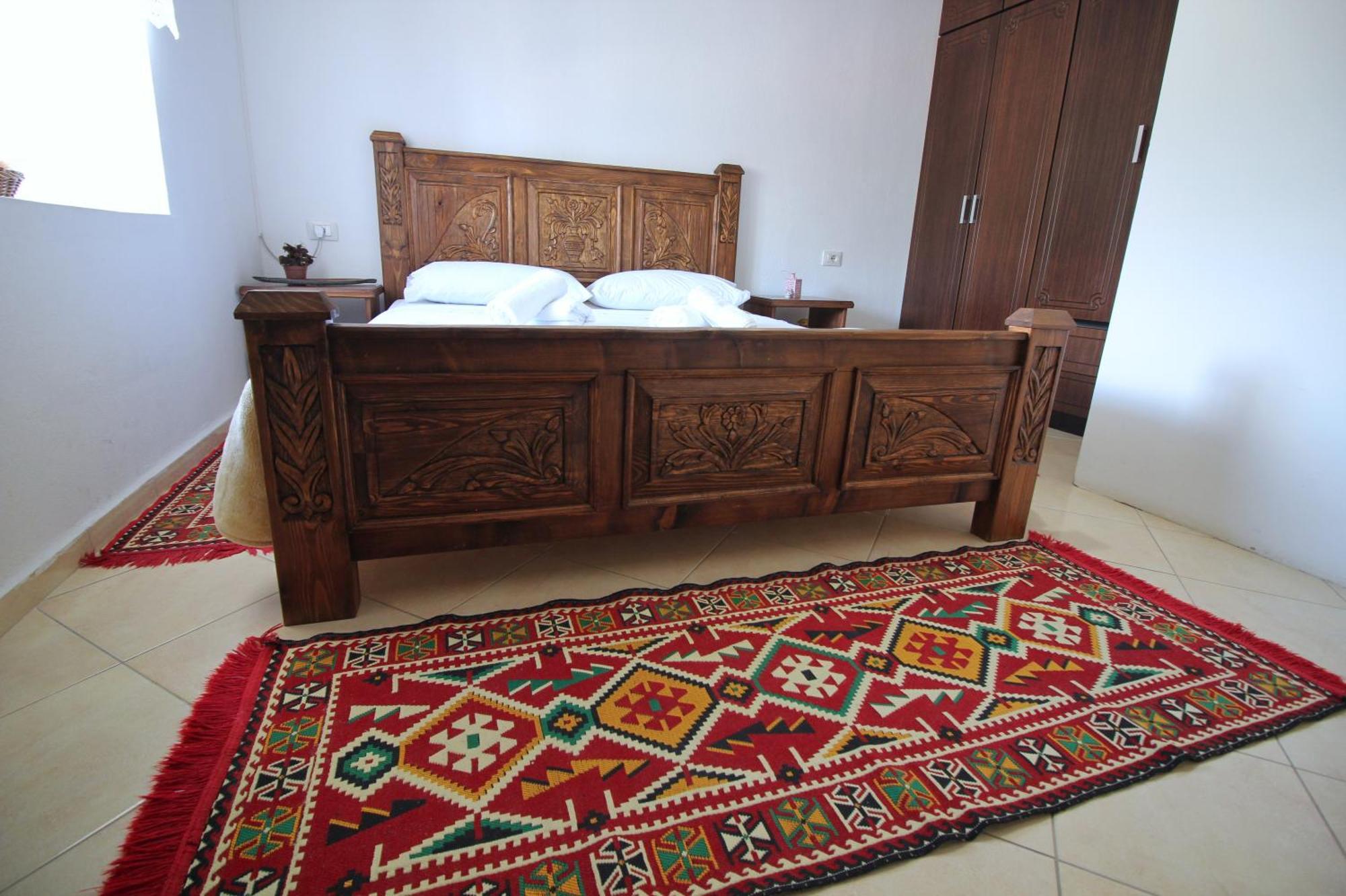 Guri Guesthouse Gjirokastra Kültér fotó