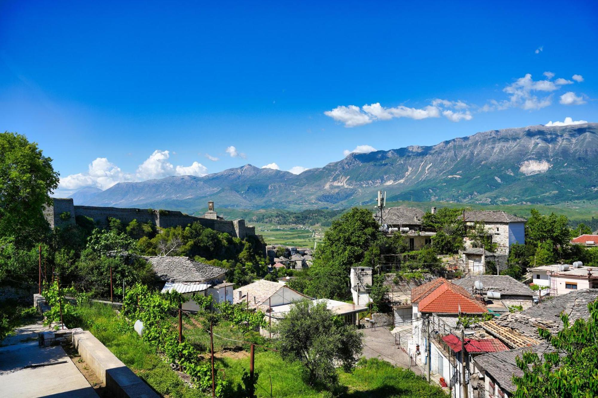 Guri Guesthouse Gjirokastra Kültér fotó