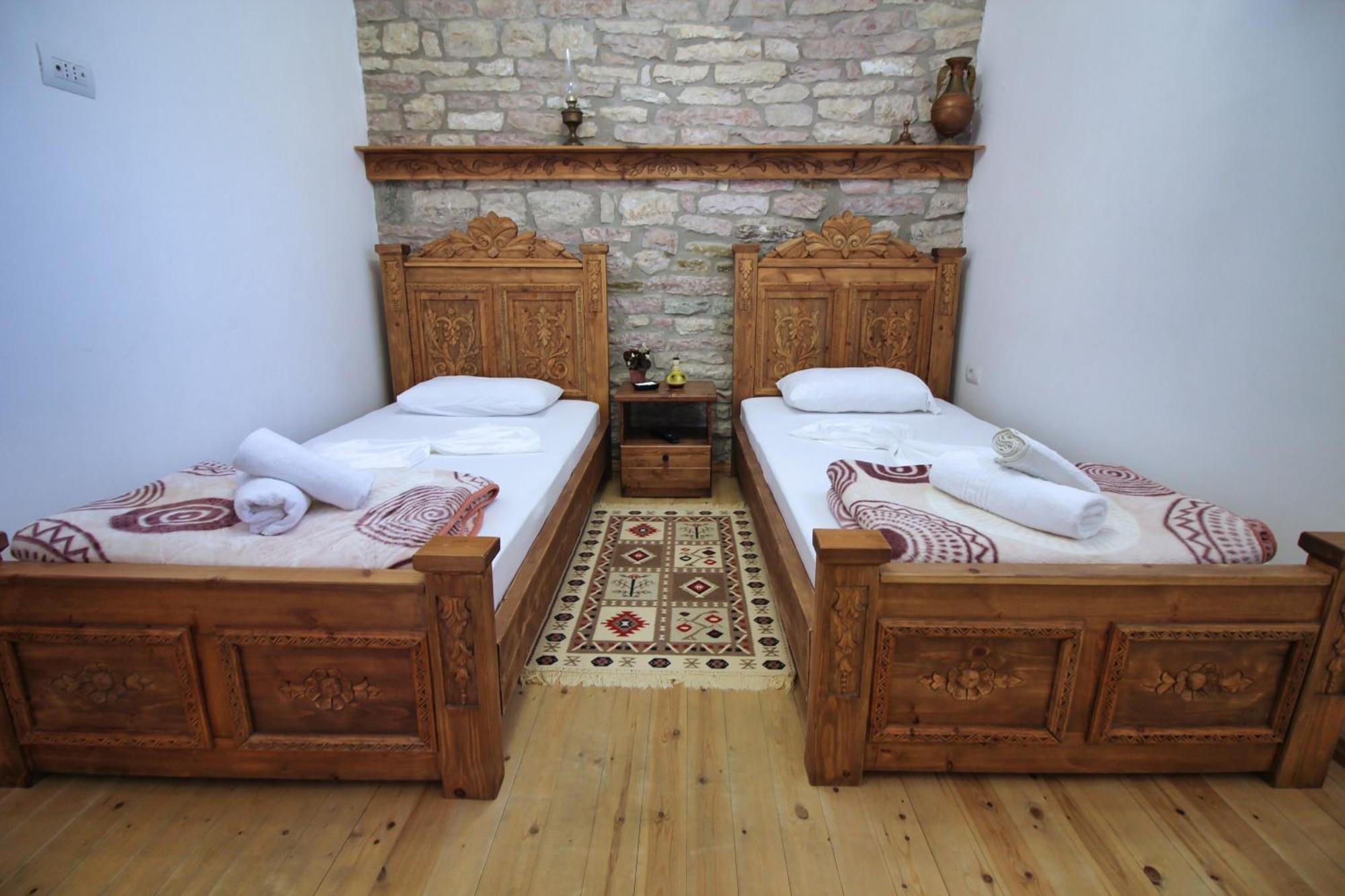 Guri Guesthouse Gjirokastra Kültér fotó