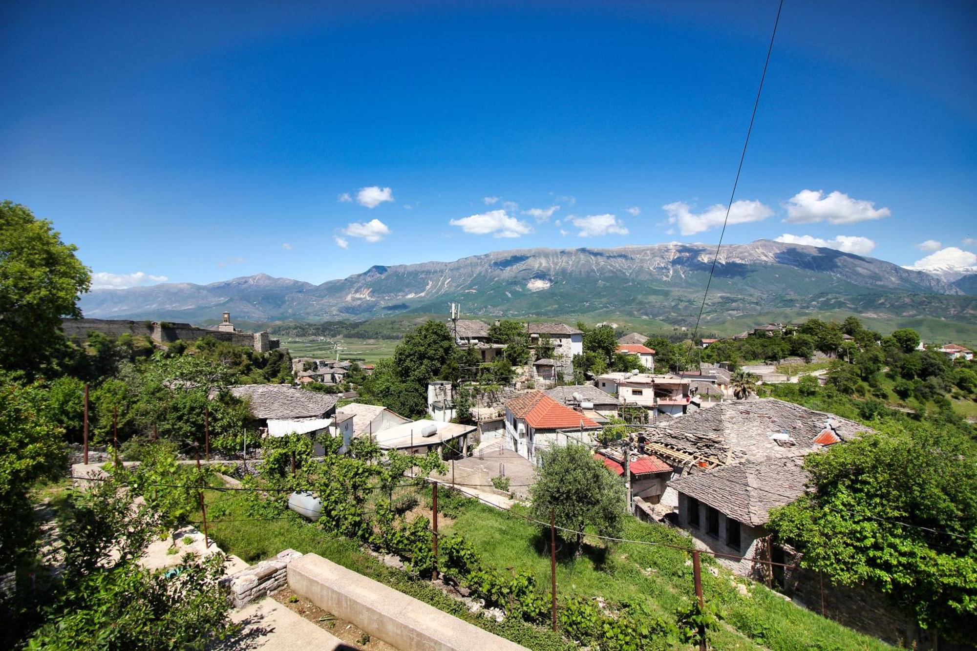 Guri Guesthouse Gjirokastra Kültér fotó