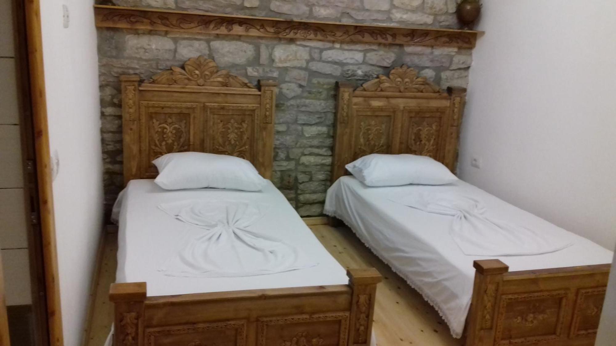Guri Guesthouse Gjirokastra Kültér fotó