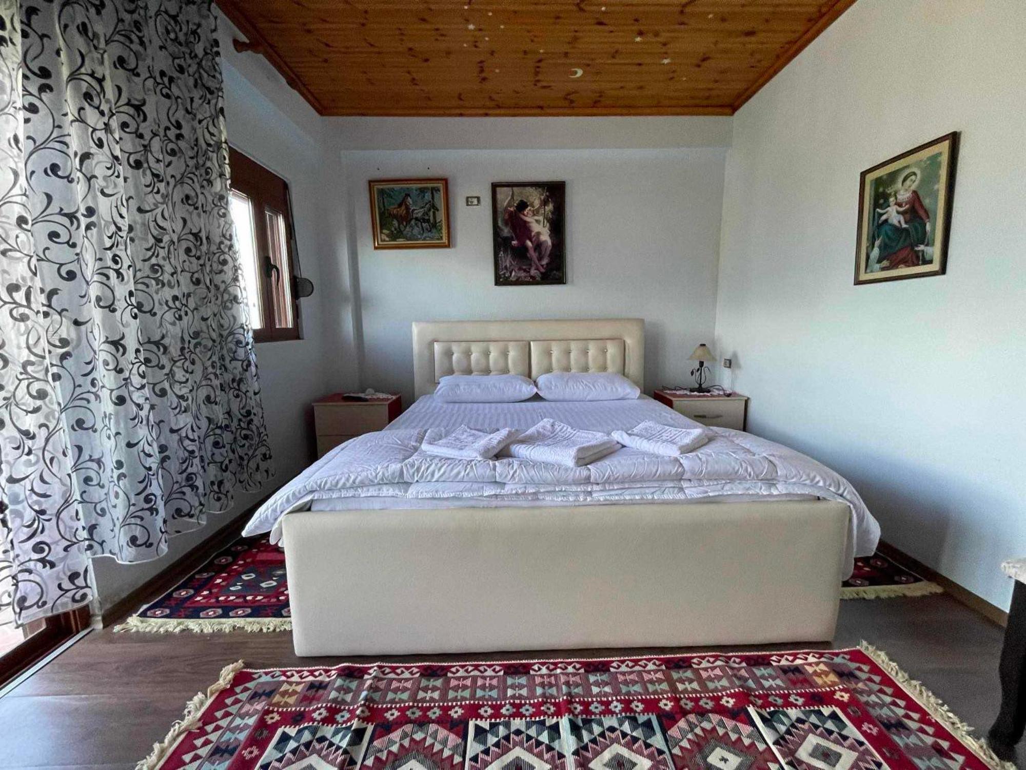 Guri Guesthouse Gjirokastra Kültér fotó