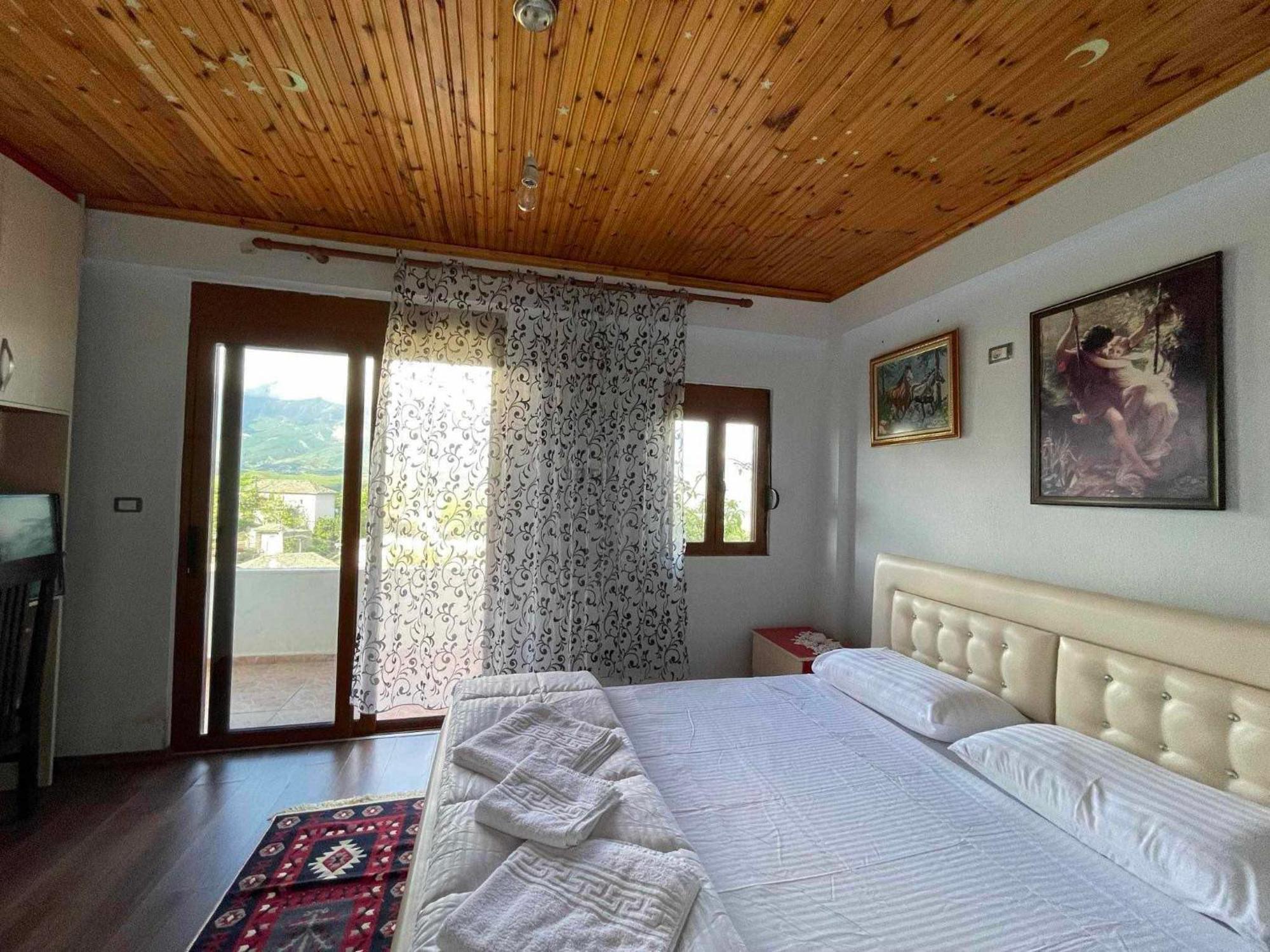 Guri Guesthouse Gjirokastra Kültér fotó