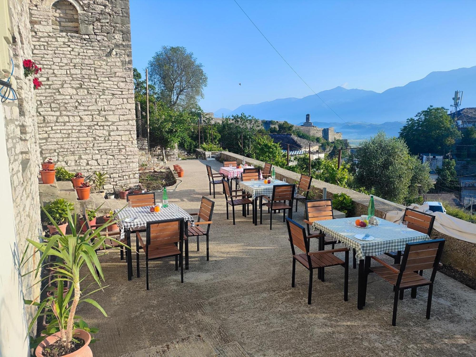 Guri Guesthouse Gjirokastra Kültér fotó
